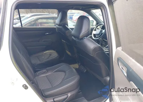 2022 Toyota Highlander Xse z USA, uszkodzony, nr VIN 5TDLZRBH0NS235559